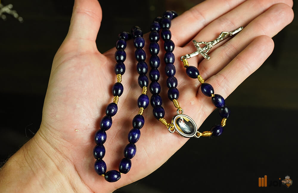 Blau-violetter Rosenkranz aus dem Sanktuarium der heiligen Faustyna Kowalska mit Reliquie (10)
